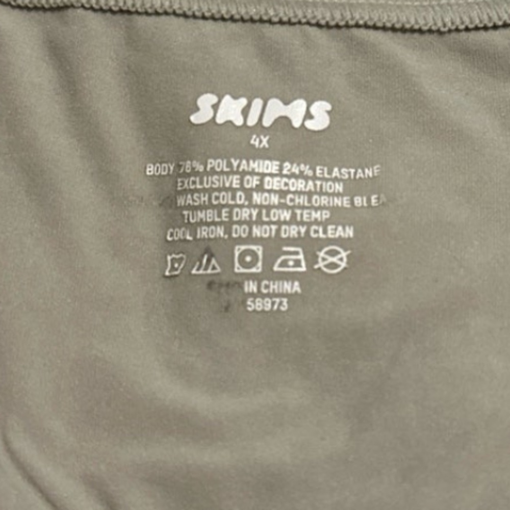Skims Fits Everybody Long Sleeve T Shirt